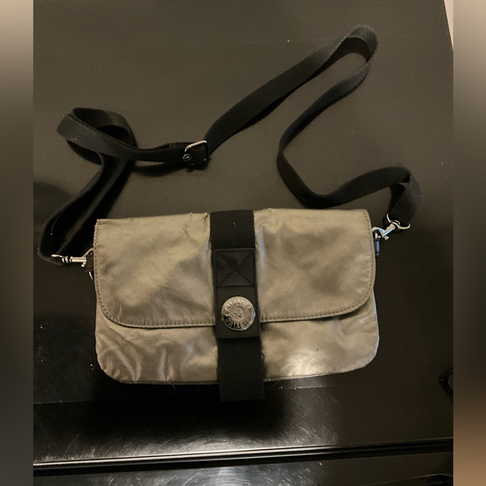 Kipling Stylish Gray Metallic Bag